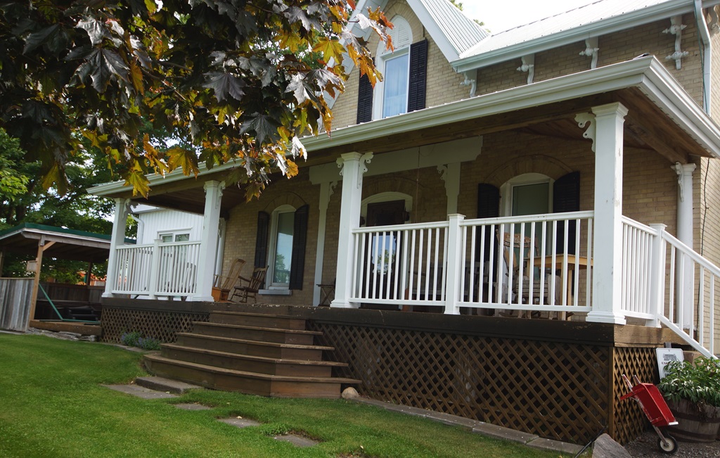 Farmstead Bed and Breakfast Front Porch
