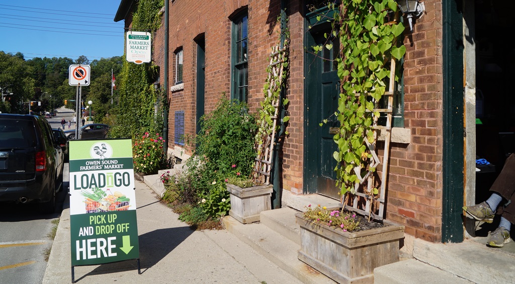 Owen Sound Farmers' Market Loading Ares