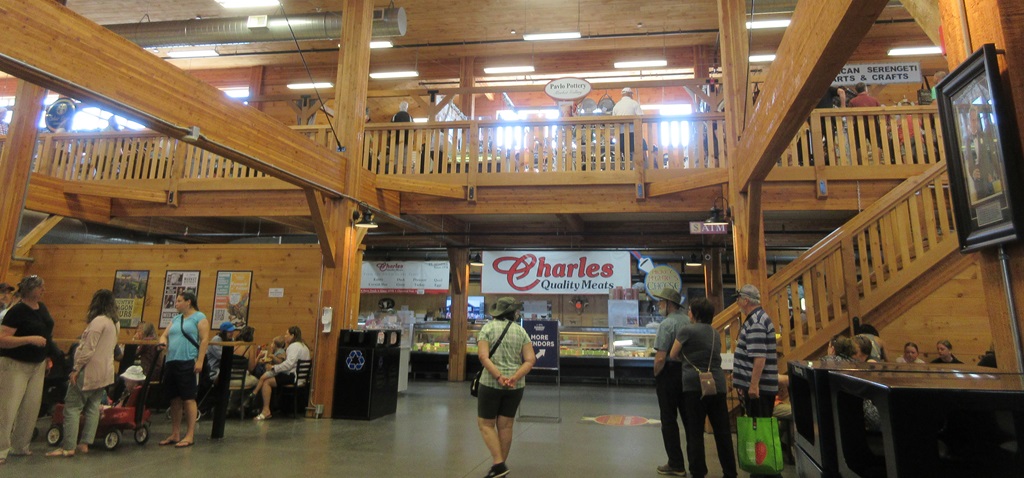 St. Jacob Farmers' Market Inside
