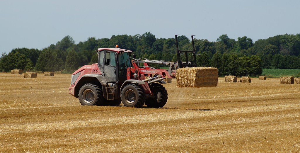 General Farm Equipment (Forklift) - Farm Equipment Guide