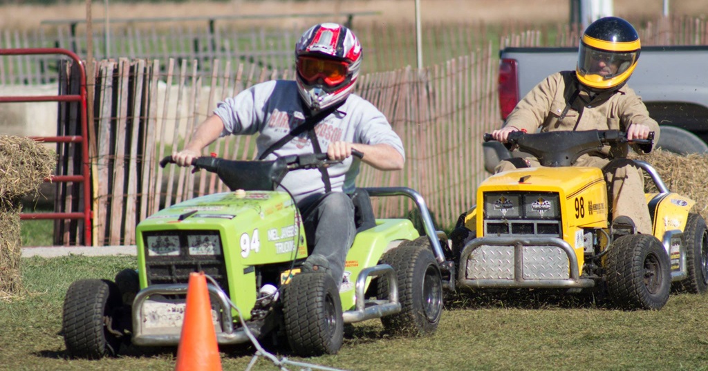 Lawn Tractor Race - Burford Fair
