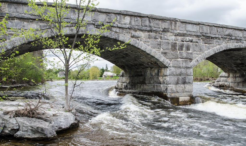 Pakenham historic  five-arch stone bridge