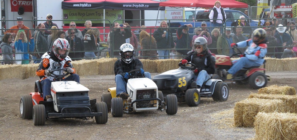 Lawn Tractor Race - Norwood Fair