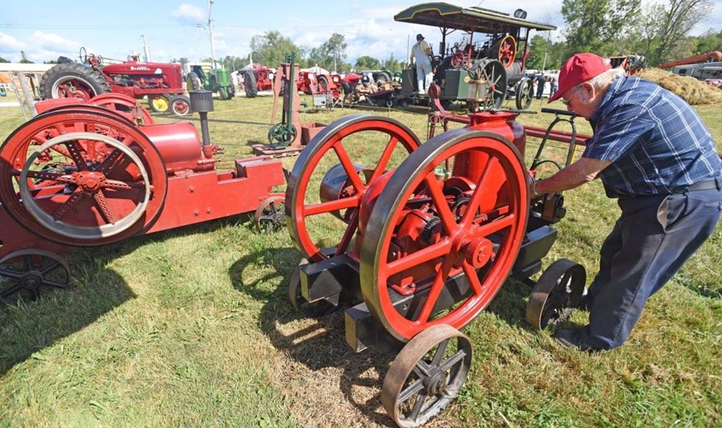 Vintage Machinery - Sutton Fair and Horse Show