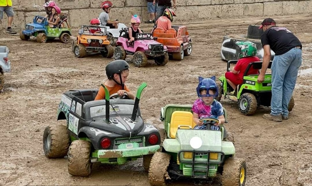 Mini Demo Derby - Thorndale Fall Fair