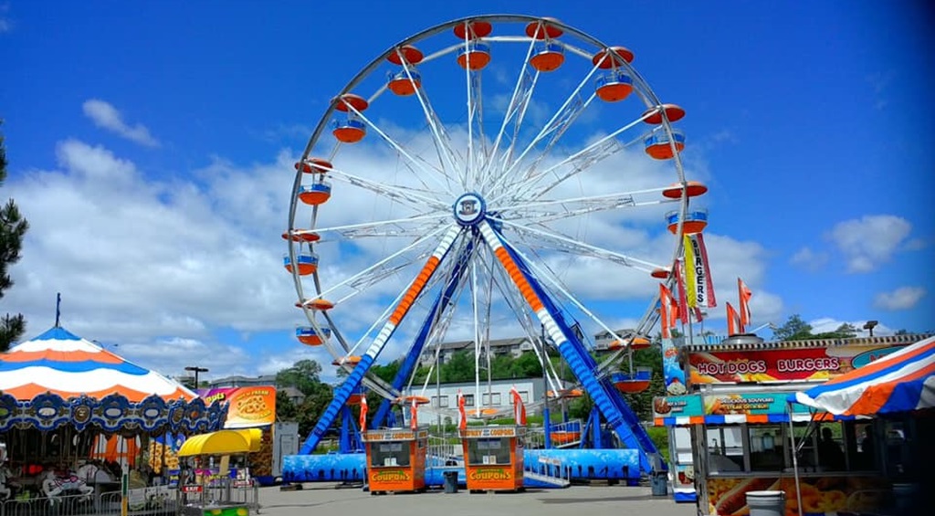Midway Ferris Wheel - Woodstock Fair